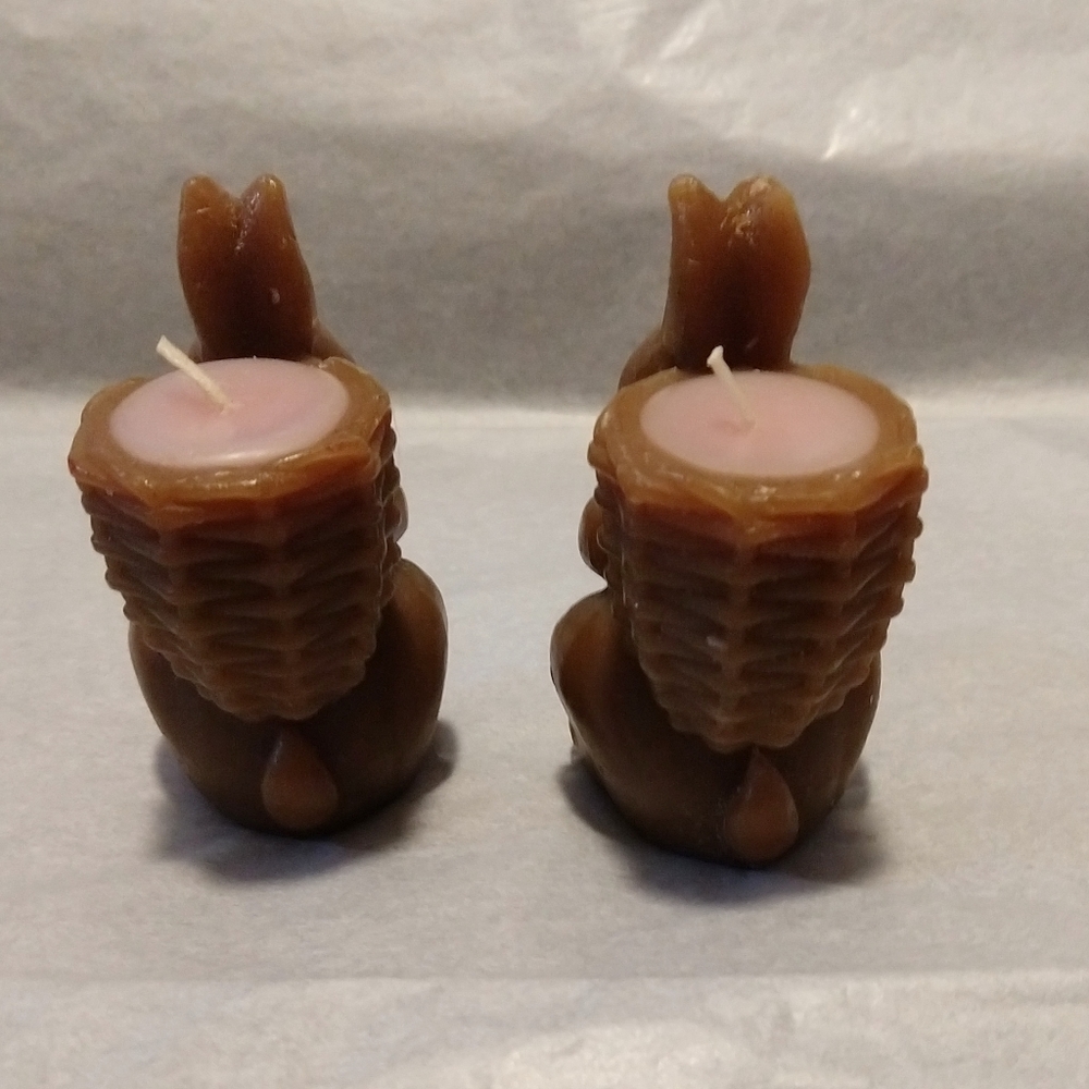 Pair of bunny rabbit candles with baskets - Picture 4 of 6